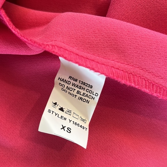 Tuckernuck Pomander Place Faye Fuchsia Pink Crepe Ruffled Neck Bow Top - XS - Picture 12 of 14